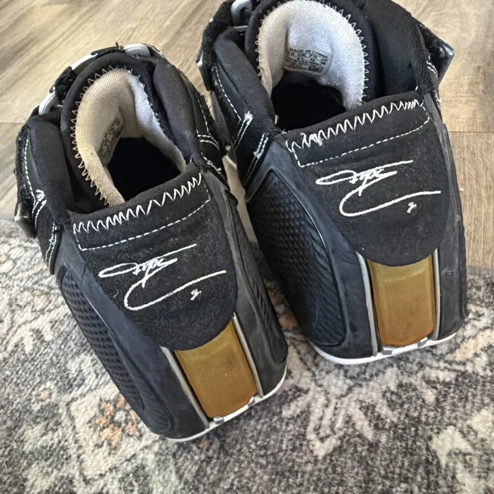 Black Adidas TMAC 4 size Men's 7 - 2004 - EUC - Clips Still Attached